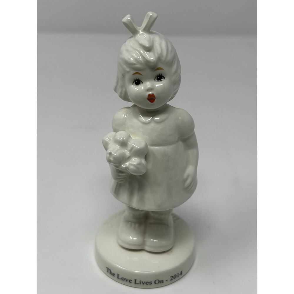 Vintage Hummel / Goebel Figurine
From My Garden Hummel Society Exclusive (2014)